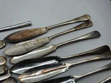 Charger l&#39;image dans la galerie, Original British Army Officers Mess Fish Knives Bulk Lot - Korean - Vietnam War
