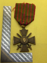 Load image into Gallery viewer, Original WW1 French Croix du Guerre Medal - 1914 - 1918 with Ribbon
