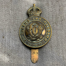 Charger l&#39;image dans la galerie, Original WW2 7th Queen&#39;s Own Hussars British Army Cap Badge
