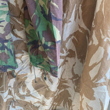 Charger l&#39;image dans la galerie, British Army DPM Camouflaged Temperate Trousers - 75/80/96 - Vintage Clothing
