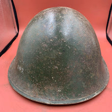 Charger l&#39;image dans la galerie, Original British / Canadian Army WW2 Soldiers Military Combat Mk3 Turtle Helmet
