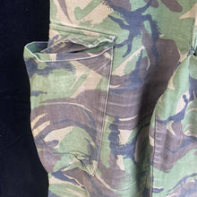 Charger l&#39;image dans la galerie, Genuine British Army DPM Combat Trousers - Size 76/72/86
