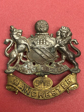Charger l&#39;image dans la galerie, British Army WW1 Era 5th Volunteer Battalion Manchester Regiment Cap Badge
