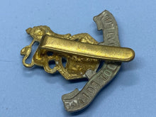 Lade das Bild in den Galerie-Viewer, Original WW1 British Army Military Foot Police Cap Badge
