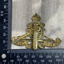 Lade das Bild in den Galerie-Viewer, Original WW2 British Army Royal Artillery RA Cap Badge
