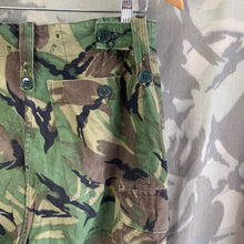 Charger l&#39;image dans la galerie, British Army DPM 1968 Pattern Camouflaged Combat Trousers - Size 30&quot; Waist
