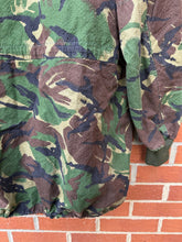 Lade das Bild in den Galerie-Viewer, Genuine British Army DPM Camouflaged Combat Field Jacket - Size 190/104
