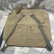 Lade das Bild in den Galerie-Viewer, Original WW2 British Army 37 Pattern Webbing Large Pack &amp; Straps
