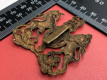 Load image into Gallery viewer, Original WW1/WW2 British Army General Service Cap Badge
