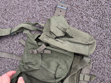 Charger l&#39;image dans la galerie, Original British Army 58 Pattern Webbing Rig Set Up - Belt, Pouches, Roll
