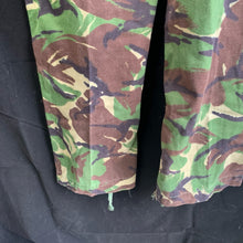 Lade das Bild in den Galerie-Viewer, Genuine British Army DPM Camouflaged Combat Trousers Lightweight - Size 80/76/92
