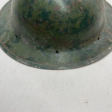 Charger l&#39;image dans la galerie, Original WW2 British Army Mk2 South African Made Helmet Complete with Liner
