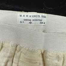 Lade das Bild in den Galerie-Viewer, Original WW2 Pattern British Army Officers Woolen Underwear - New Old Stock
