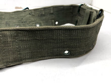 Charger l&#39;image dans la galerie, Original WW2 British Army 44 Pattern Soldiers Belt - Size 34&quot; Waist
