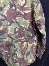 Load image into Gallery viewer, Surplus British Army Woodland DPM Smock Combat Jacket -Size 180/104 - The Militaria Shop
