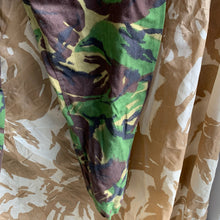 Lade das Bild in den Galerie-Viewer, Original British Army Jungle DPM Camouflaged Combat Trousers - 75/76/92
