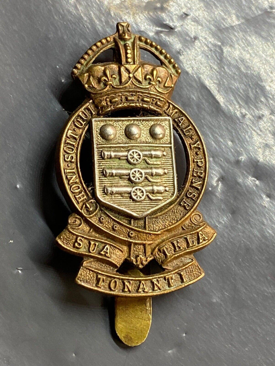 Original WW1 / WW2 British Army Royal Army Ordnance Corps Cap Badge