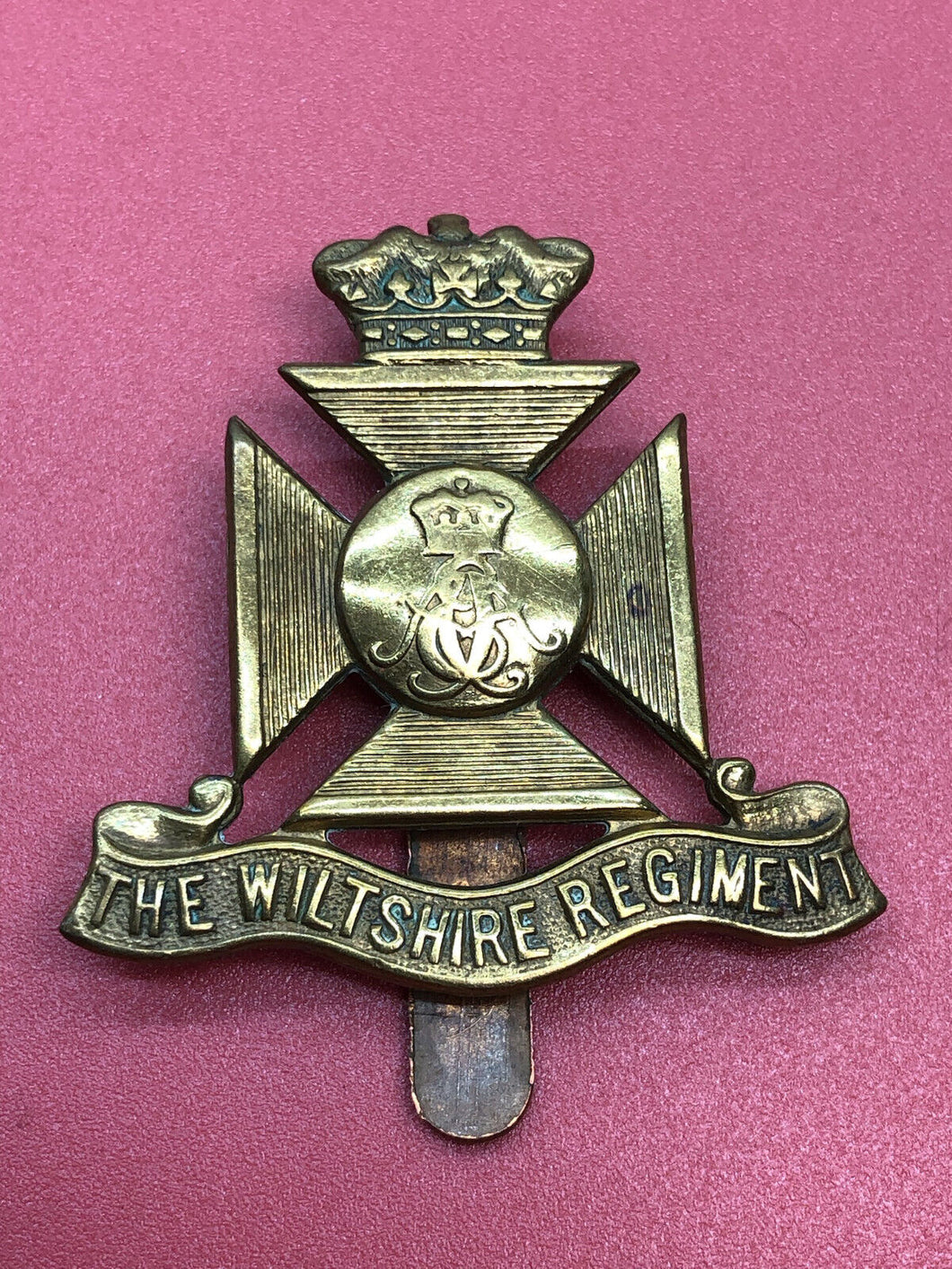 Original WW2 British Army The Wiltshire Regiment Cap Badge