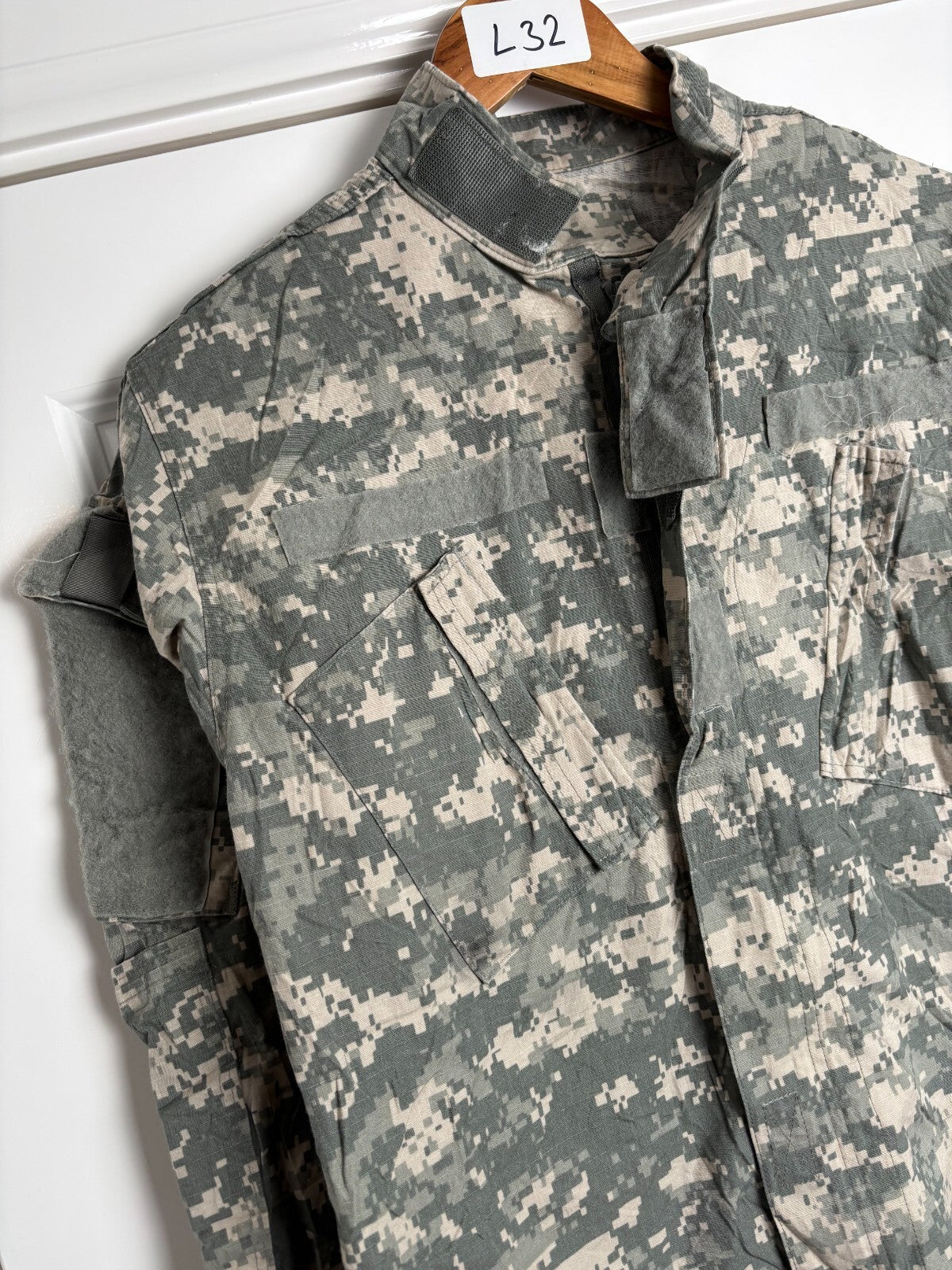 Surplus US Army ACU Combat Uniform Jacket-Small Regular - The Militaria Shop