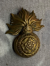 Load image into Gallery viewer, Original WW1/ WW2 British Army City of London Fusiliers Cap Badge
