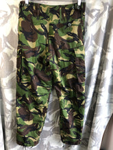 Load image into Gallery viewer, Size 75/80/96 - Vintage British Army DPM Lightweight Combat Trousers

