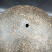 Lade das Bild in den Galerie-Viewer, Original WW2 British/Canadian Army Mk3 &quot;Turtle&quot; Combat Helmet - The Militaria Shop
