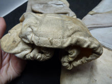 Load image into Gallery viewer, Original WW2 Pattern British Army White Camouflaged Gloves / Gunners Mittens
