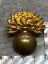 Load image into Gallery viewer, Original WW1 / WW2 British Army Grenadier Guards Cap Badge
