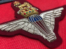 Charger l&#39;image dans la galerie, British Army Bullion Embroidered Blazer Badge - Parachute Regiment
