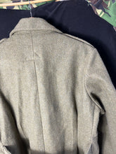 Charger l&#39;image dans la galerie, Original British Army Soldiers Greatcoat 1951 Pattern - 41&quot; Chest
