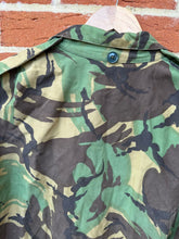 Load image into Gallery viewer, Original British Army 1968 Pattern Combat Smock Jacket - Size 3 - 46&quot; Chest
