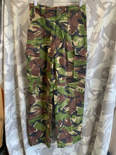 Charger l&#39;image dans la galerie, Geuine British Army DPM Camouflaged Combat Trousers - 80/76/92
