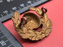 Lade das Bild in den Galerie-Viewer, Original WW2 British Royal Navy Collar Badge - Royal Marines
