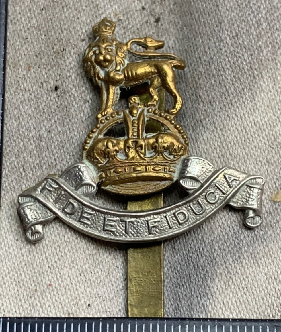 Original WW2 British Army Royal Army Pay Corps Cap Badge