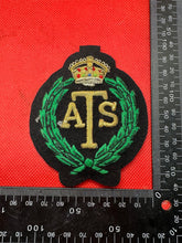 Charger l&#39;image dans la galerie, British Army Bullion Embroidered Blazer Badge - ATS - Auxiliary Territorial Serv
