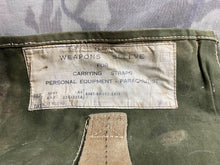 Load image into Gallery viewer, Original British 1969 Dated Paratroopers Weapons Sleeve
