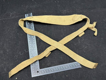 Charger l&#39;image dans la galerie, Original British Army WW2 37 Pattern Telephone Shoulder Strap Webbing - 46&quot; Long
