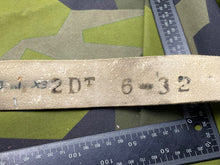 Charger l&#39;image dans la galerie, Original British Army Buff White Leather Belt - Somerset LI TA Marked- 36&quot; Waist - The Militaria Shop

