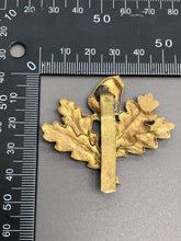 Charger l&#39;image dans la galerie, Original WW2 The South Nottinghamshire Hussars Cap Badge
