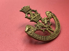 Charger l&#39;image dans la galerie, Original WW2 Canadian Army 4th Princess Louise Dragoon Guards Cap Badge
