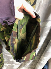 Load image into Gallery viewer, Size 75/80/96 - Vintage British Army DPM Lightweight Combat Trousers
