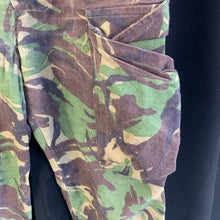 Charger l&#39;image dans la galerie, Genuine British Army DPM Combat Trousers - Size 76/72/88
