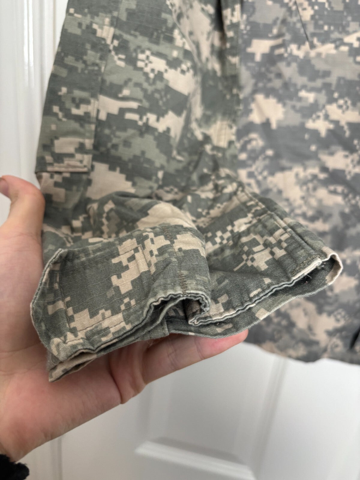 Surplus US Army ACU Combat Uniform Jacket -Size Small-Regular - The Militaria Shop
