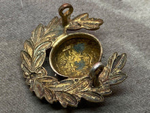 Load image into Gallery viewer, Original WW1 / WW2 British Army Royal Marines Collar Badge
