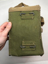 Charger l&#39;image dans la galerie, Original WW2 British Army Assault Lightwieght Gas Mask Bag
