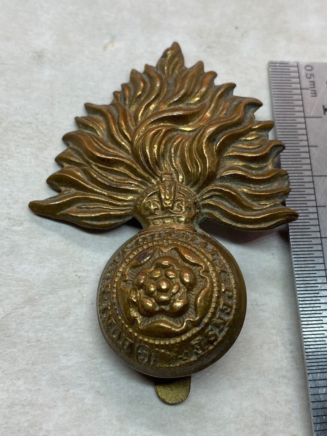 Original WW1 / WW2 British Army Royal London Fusiliers Regiment Cap Badge