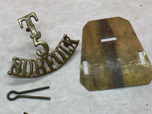 Load image into Gallery viewer, Original WW1 British Army 5th Norfolk Territorial Shoulder Title
