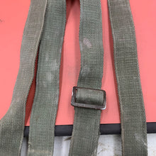 Charger l&#39;image dans la galerie, British Army WW2 Original Set of 44 Pattern Shoulder Straps / Cross Straps
