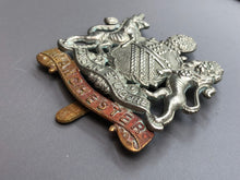 Lade das Bild in den Galerie-Viewer, Original WW1 British Army Cap Badge - Manchester Regiment
