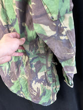 Lade das Bild in den Galerie-Viewer, Original British Army DPM Combat Jacket Smock - Size 180/96
